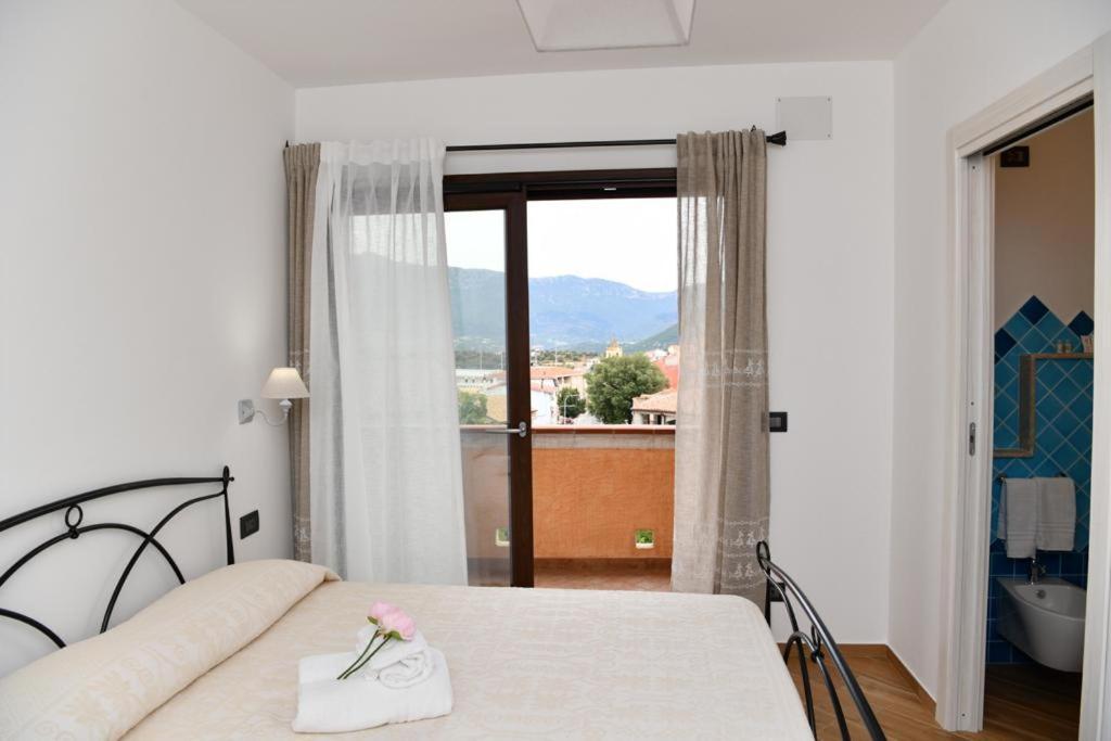 B&B Peonia Orgosolo Esterno foto